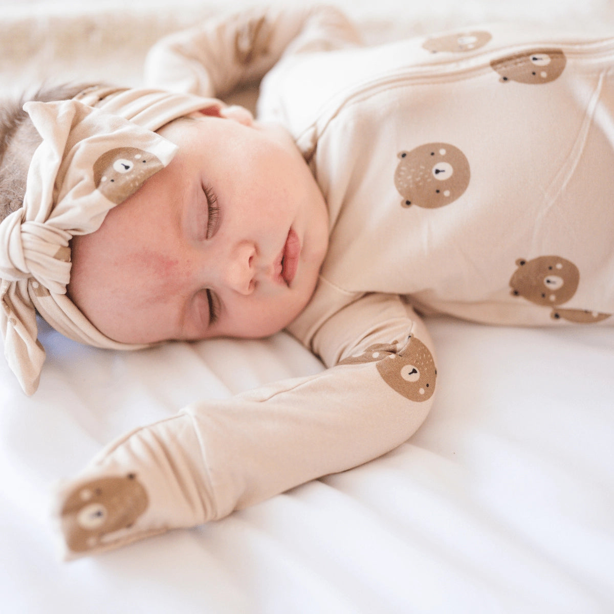 bug + bean by Peachy Kids Bamboo 2-Way Convertible Zip Romper (Teddy)