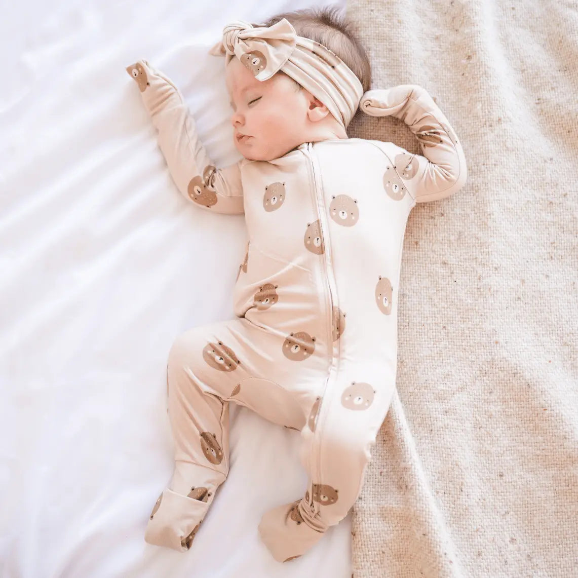 bug + bean by Peachy Kids Bamboo 2-Way Convertible Zip Romper (Teddy)