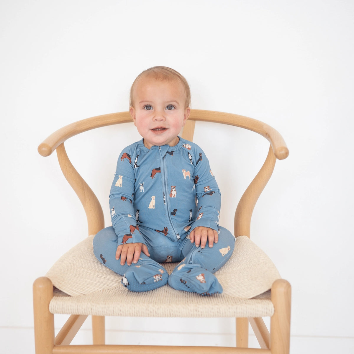 bug + bean by Peachy Kids Bamboo 2-Way Convertible Zip Romper (Blue Dog)